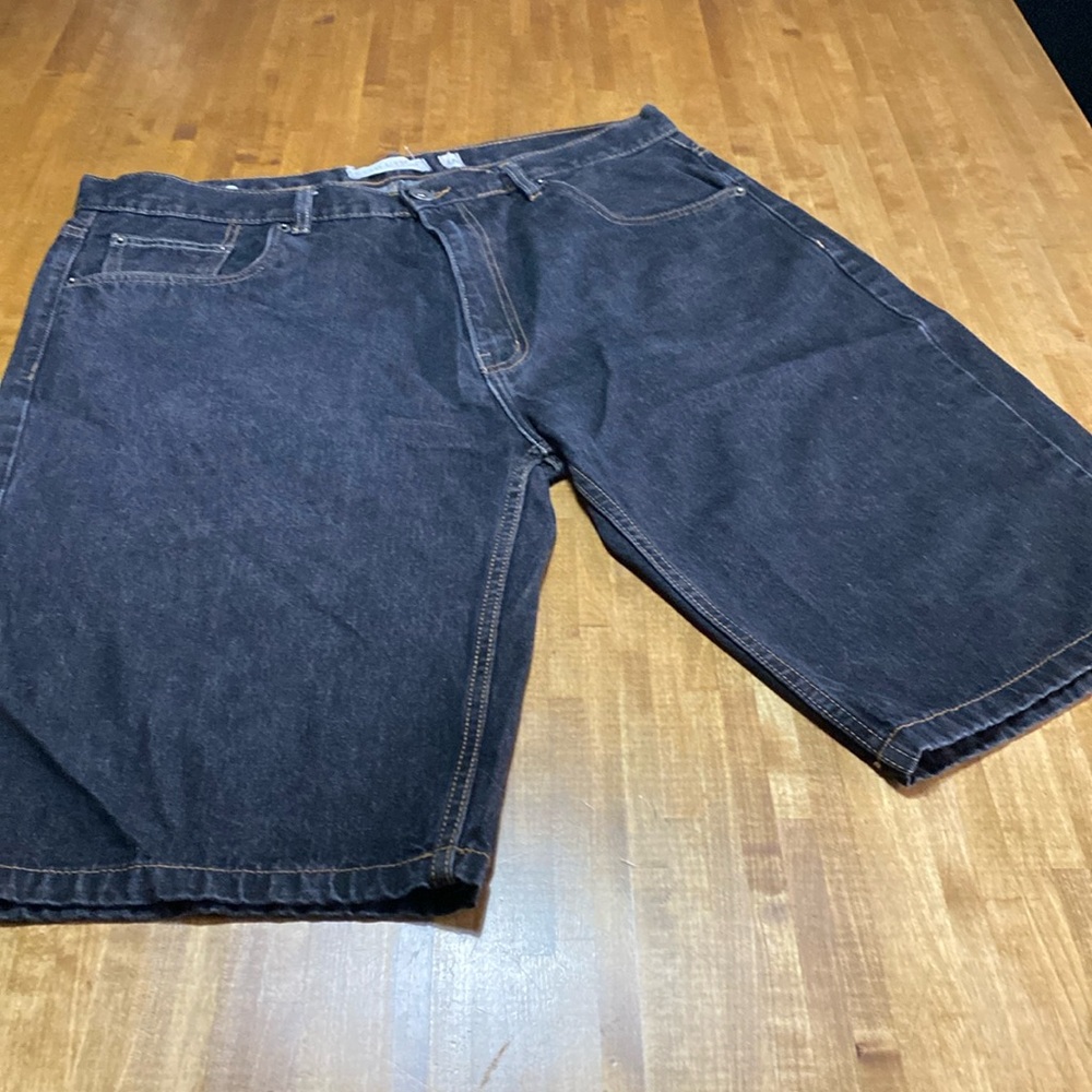 Evolution in design shorts 40